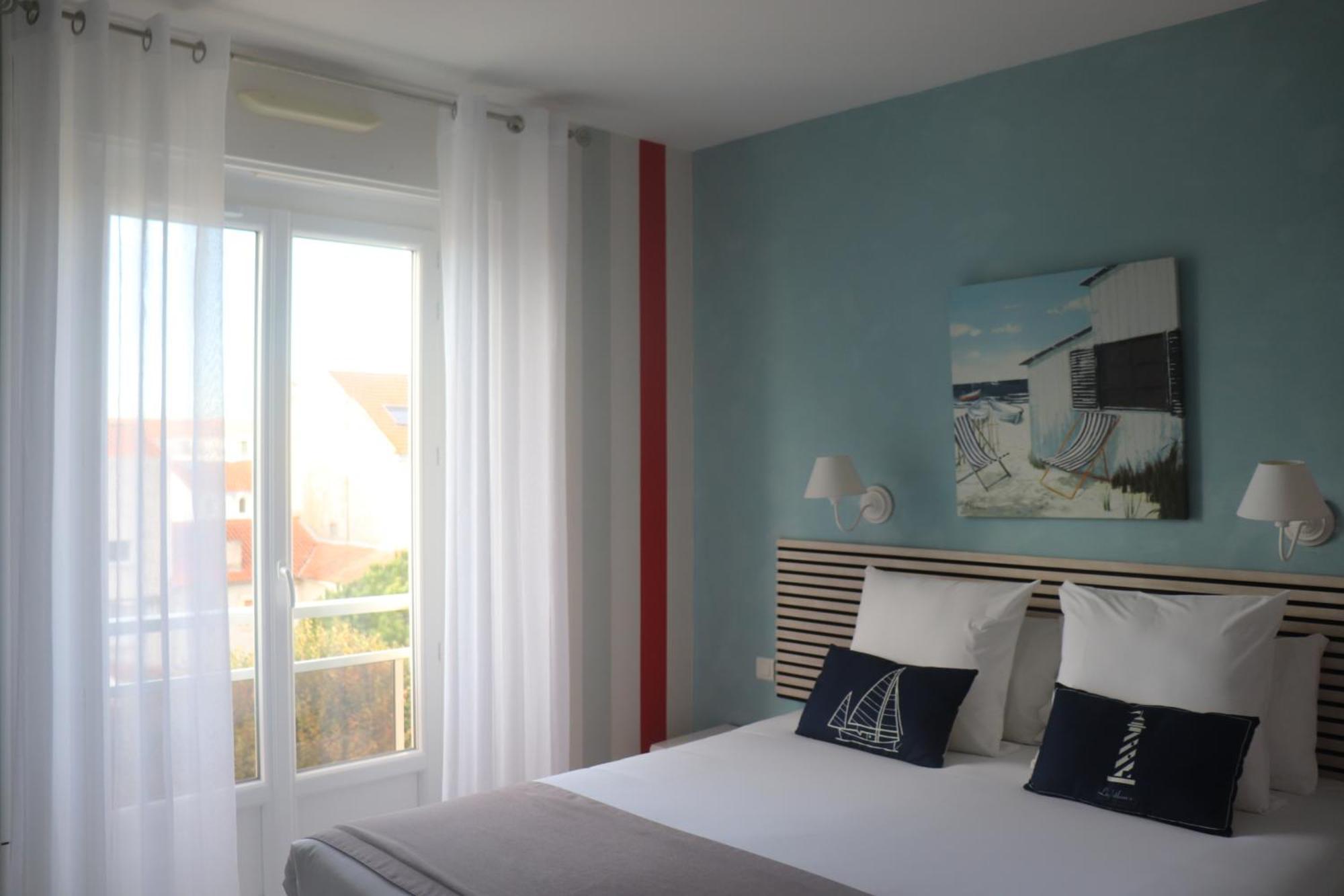 Double Room City View,1729999572:JPEG